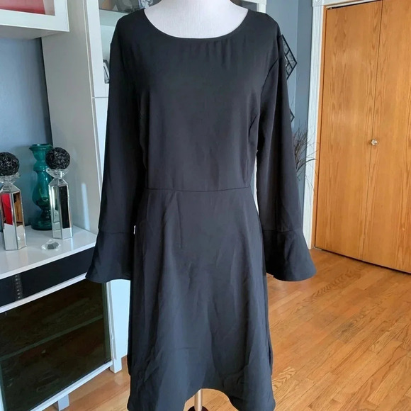 Old Navy Fit And Flare Bell Sleeve Dress Size L NWT - Picture 2 of 6